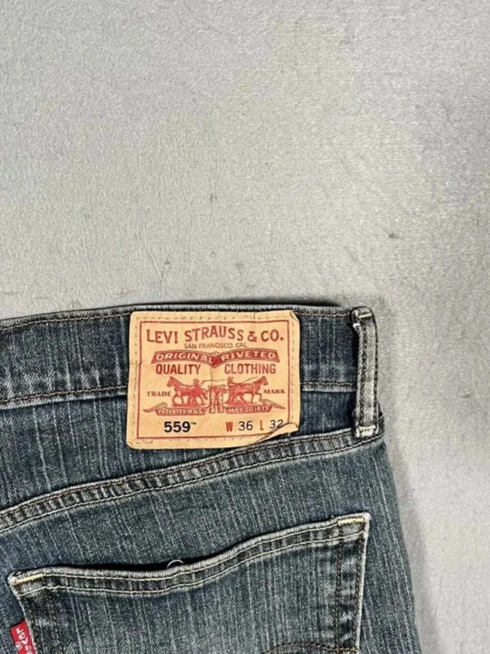 Levi’s 559 Blue Cropped Denim Shorts Relaxed Fit W36 I6